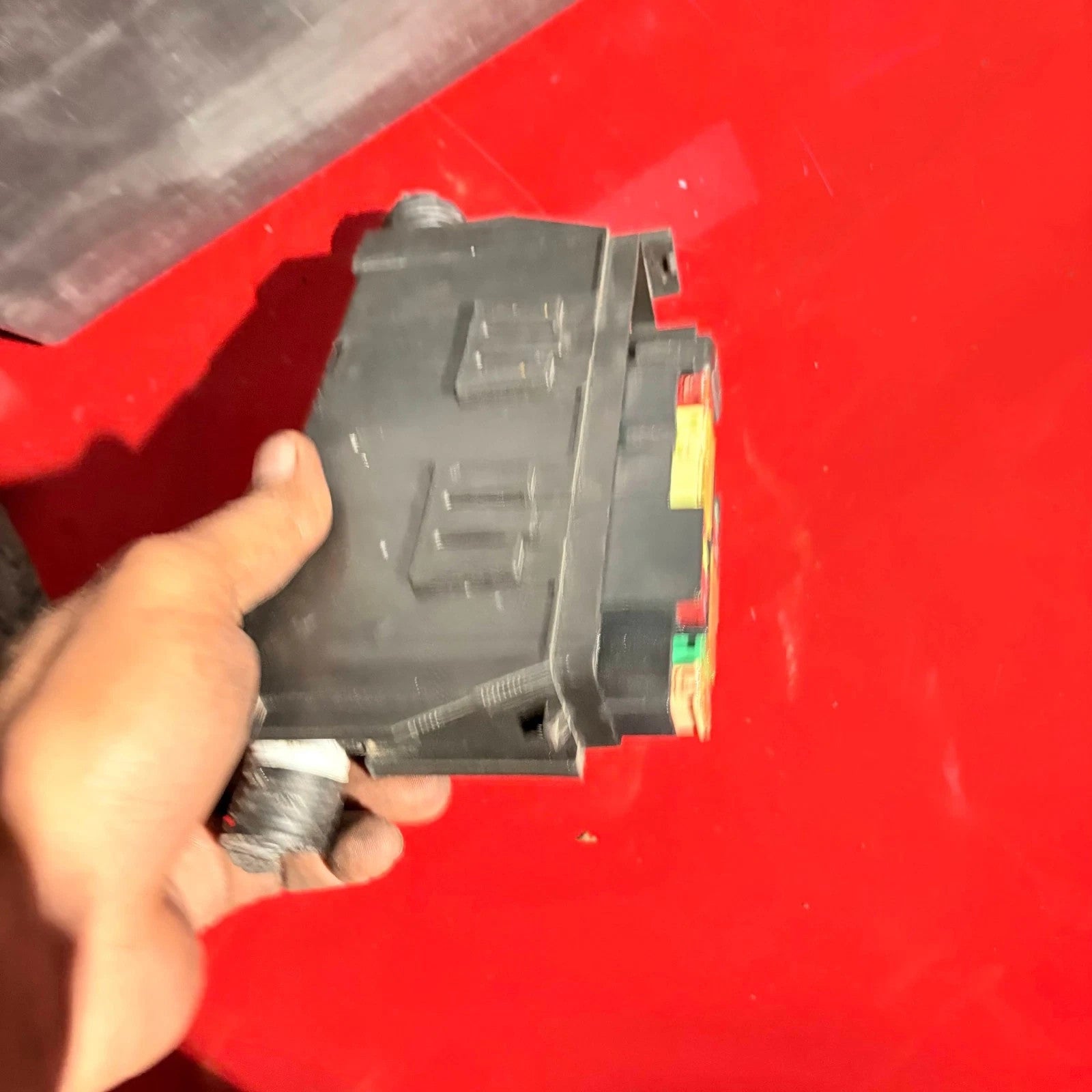 2011 NISSAN JUKE FUSE BOX 24382EW70B
