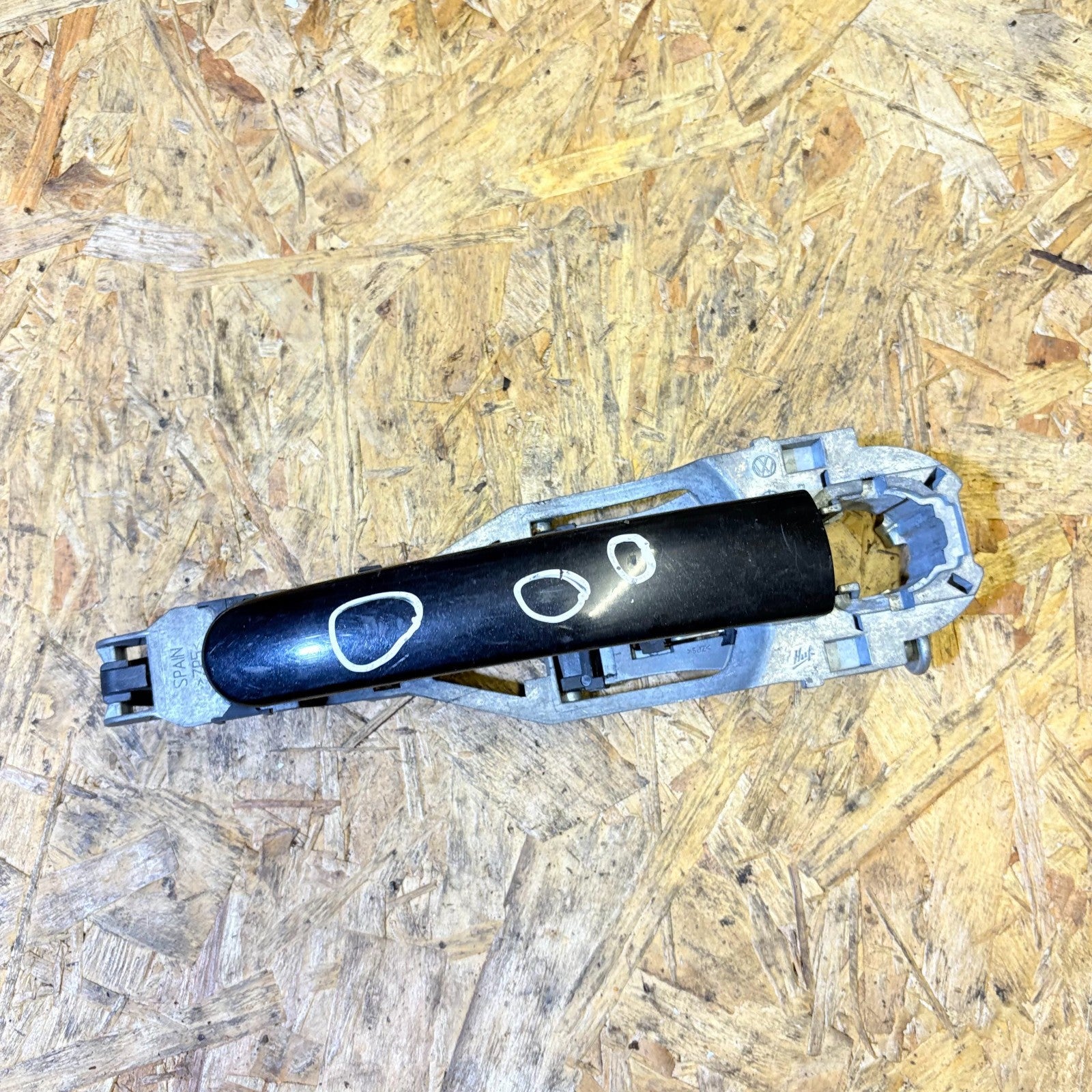 VOLKSWAGEN POLO 2012 EXTERIOR DOOR HANDLE FRONT RIGHT DRIVER SIDE