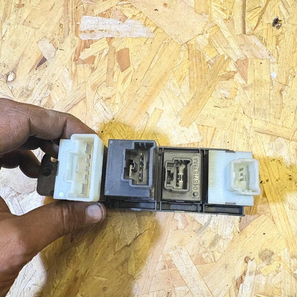 Chrysler PT Cruiser 2001-2005 5 Door Dash Switch Panel Headlamp Trac 04671673AA