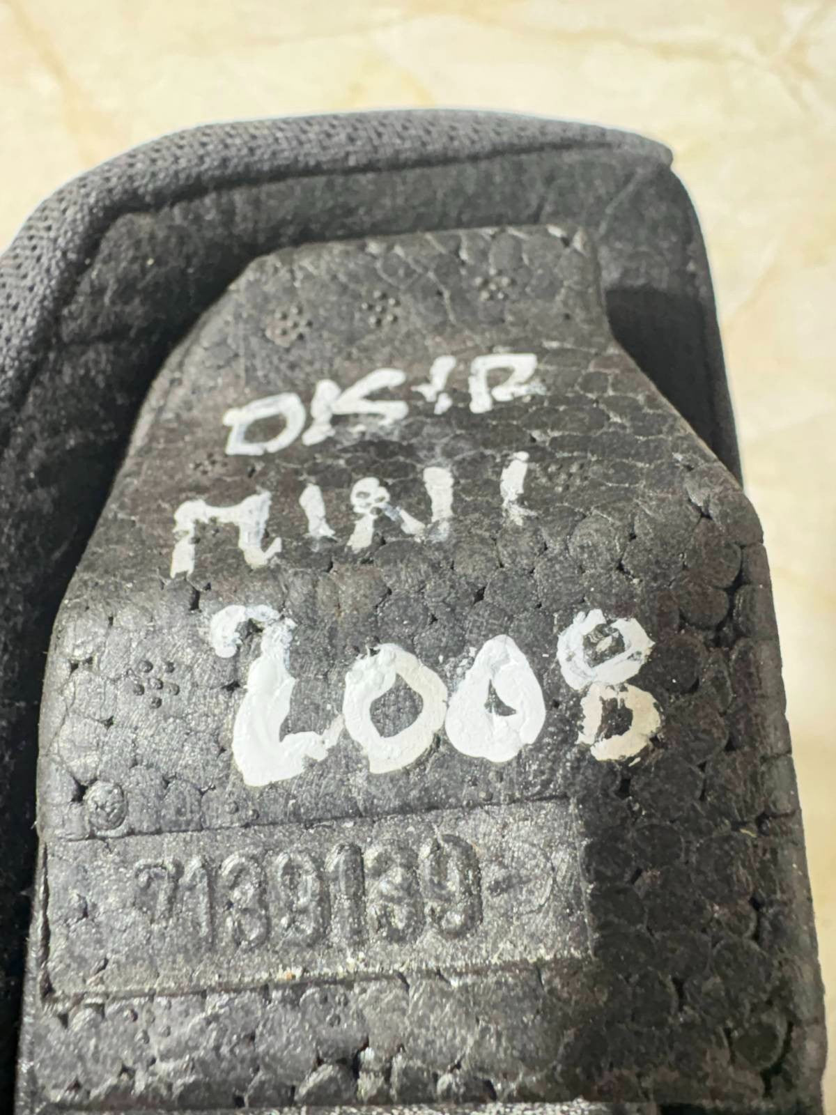 MINI COOPER CONVERTIBLE R52 2008 REAR SEAT LEATHER HEADREST 7139139