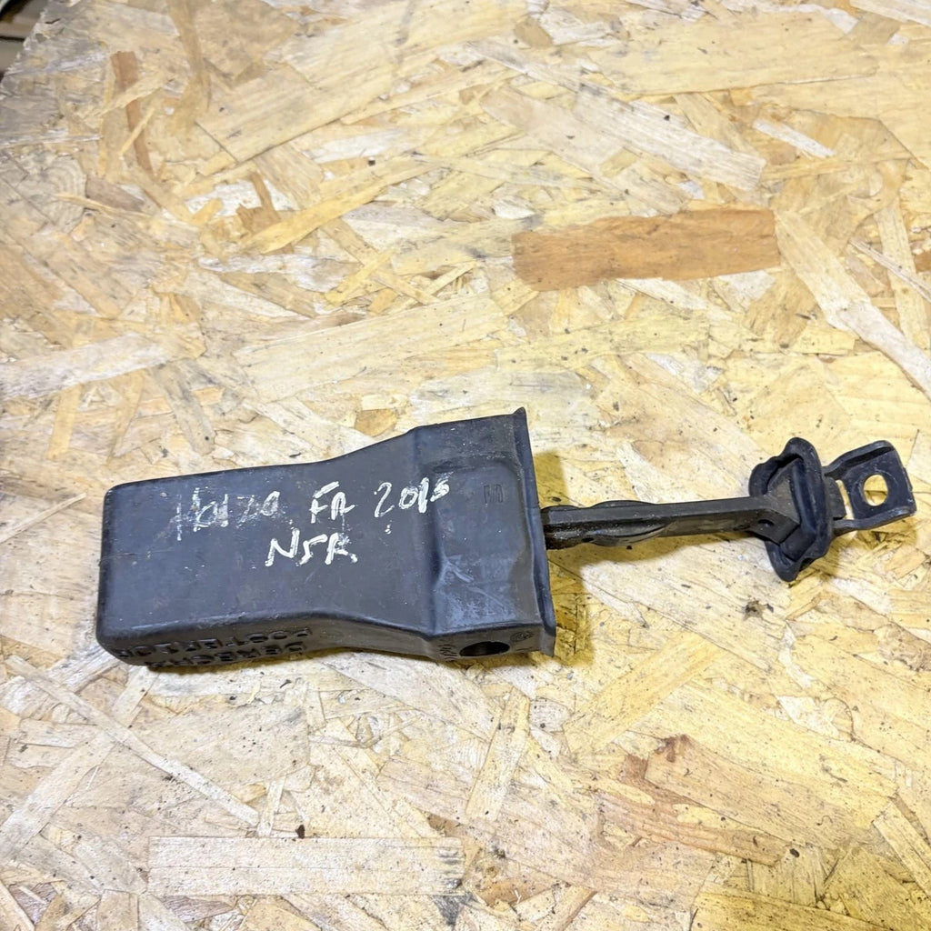 VW POLO 6N2 Passenger Rear Door Limiter 6R0837923 2.00 Diesel 2015