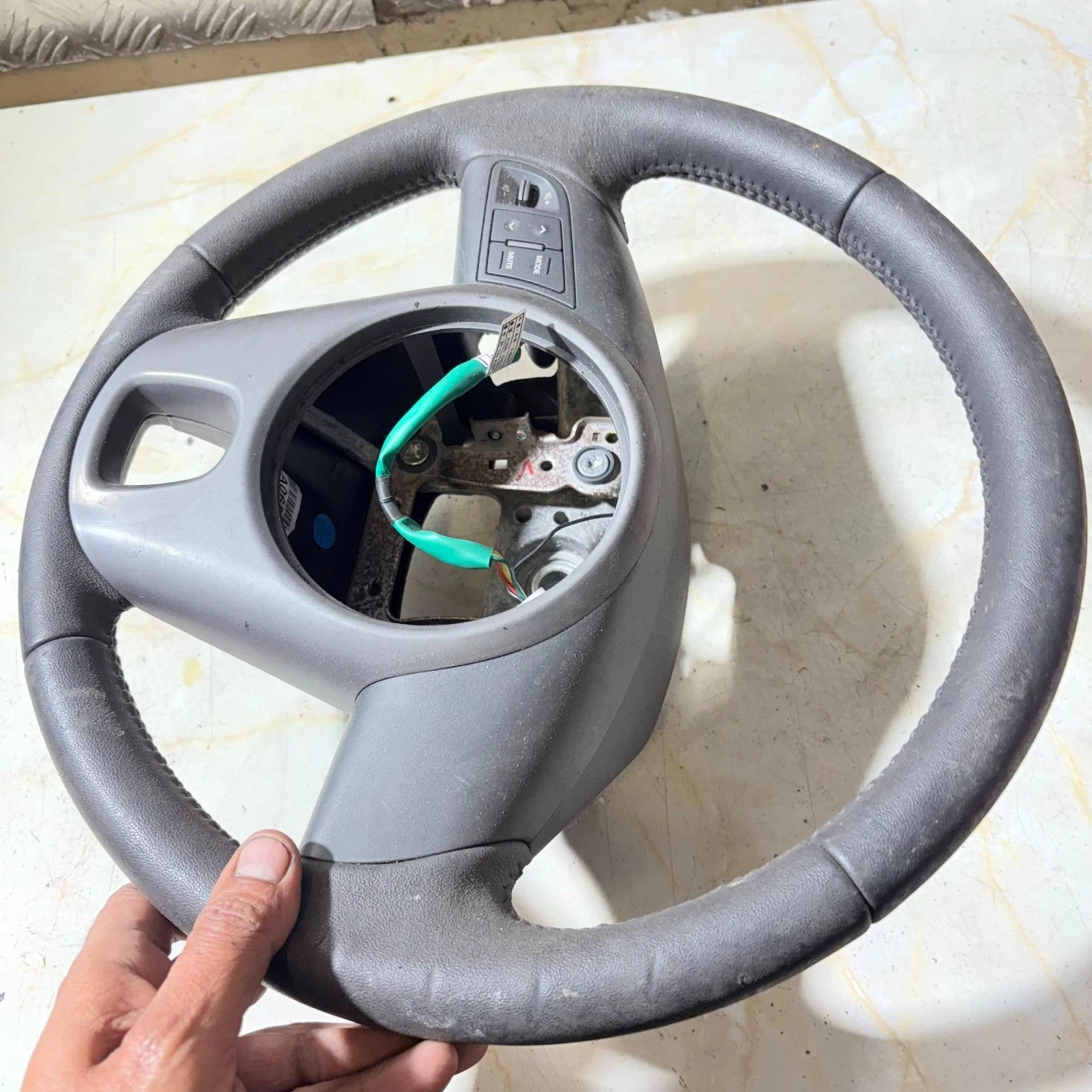 2011-2014 Kia Rio Mk3 UB Multifunction Steering Wheel Audio Buttons