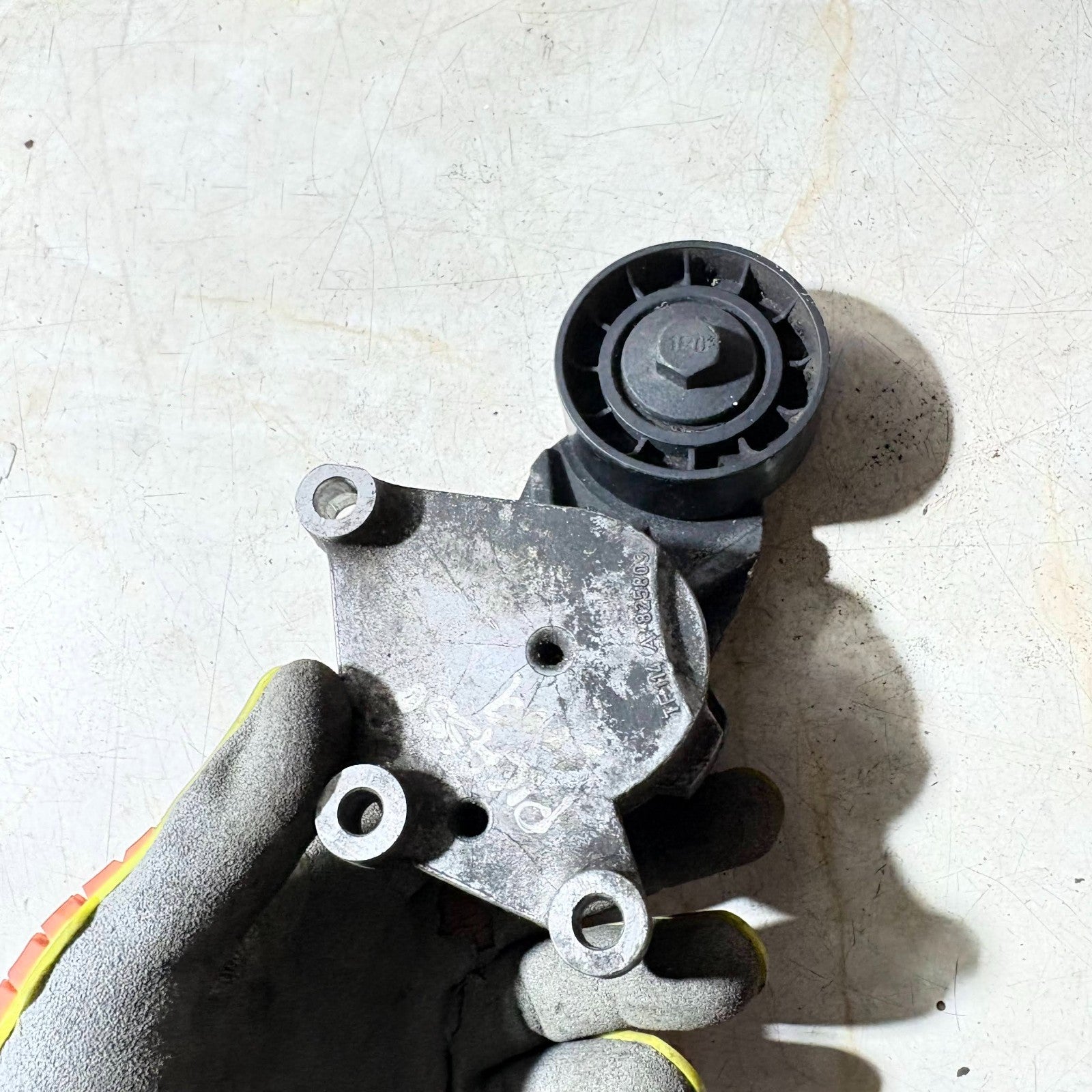 Citroen C3 Picasso 2009 Belt Tensioner Pulley A 825809