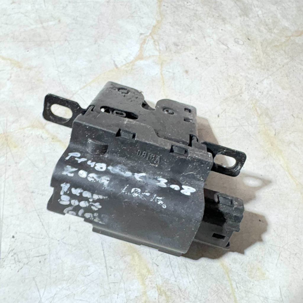 Peugeot 308 2007-2013 Tailgate window lock catch latch