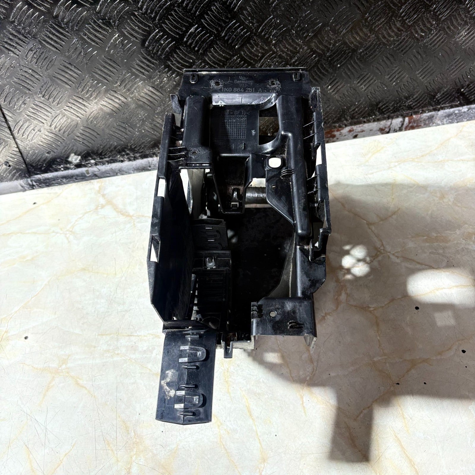 VW Golf TDI MK5 2004-2009 Centre Adjustable Armrest Console Frame 1K0864251A