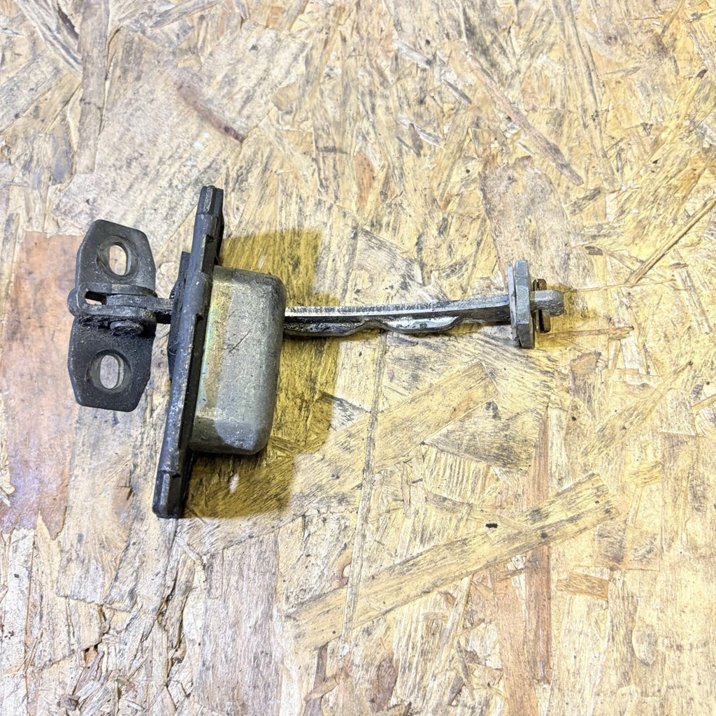 Mercedes-Benz Vito PASSENGER FRONT DOOR SIDE STOPER 2002
