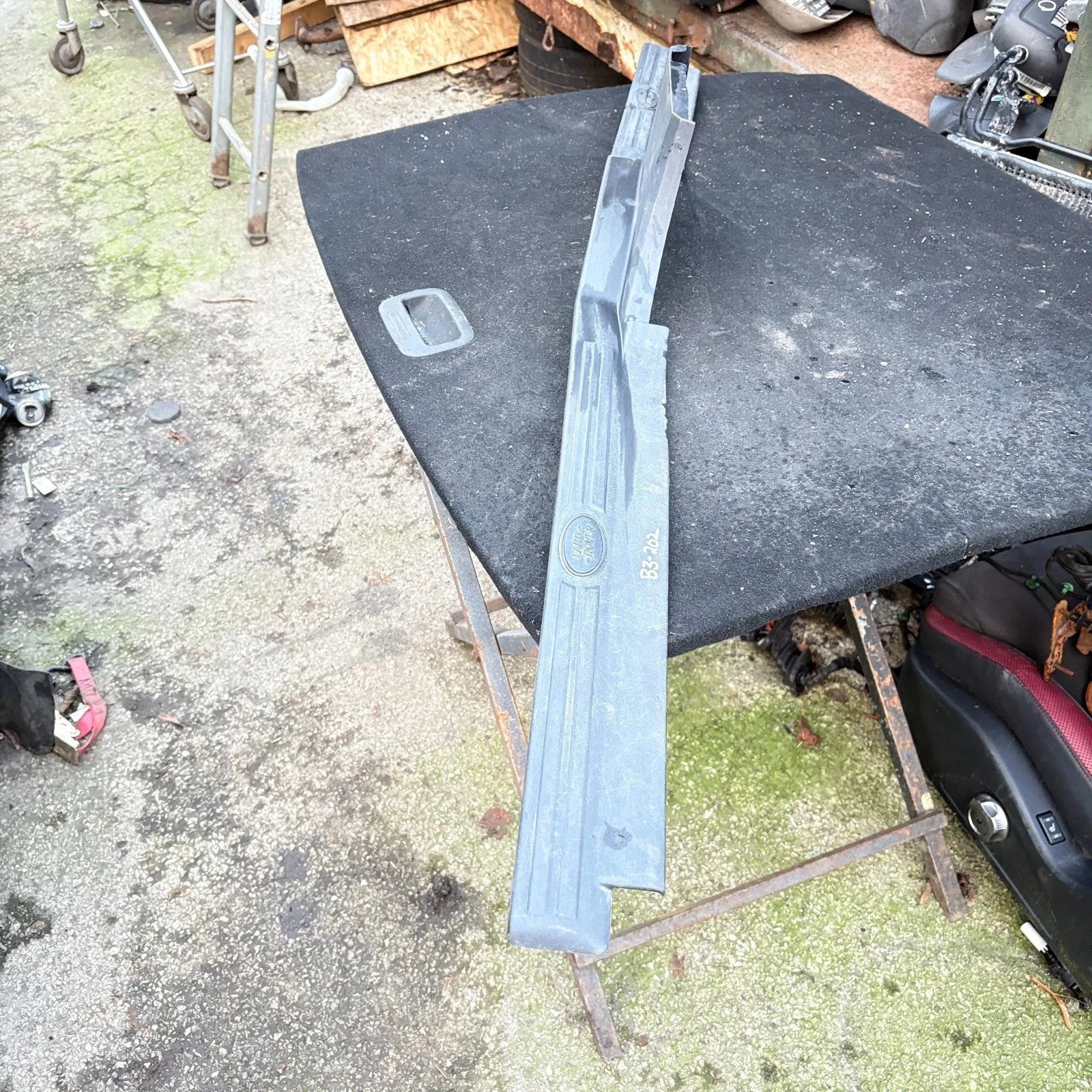 LAND ROVER DISCOVERY 3 INTERIOR LEFT SIDE STEP TRIM SILL 2004-2009