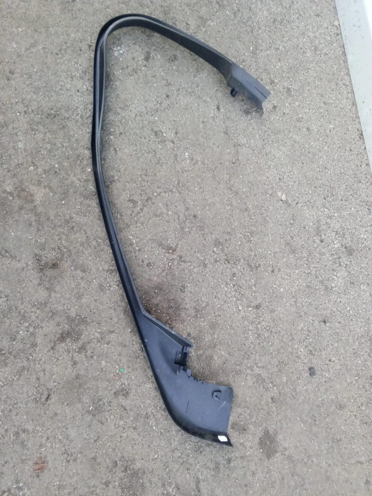 Jaguar Xe X760 2015-2023 Front Passenger Left Window Frame Molding Trim