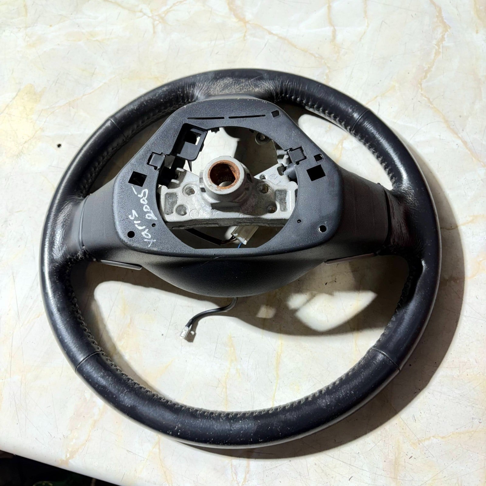 Toyota Yaris Mk2 XP90 2006-2011 Leather Steering Wheel Audio RHD GS120-02460