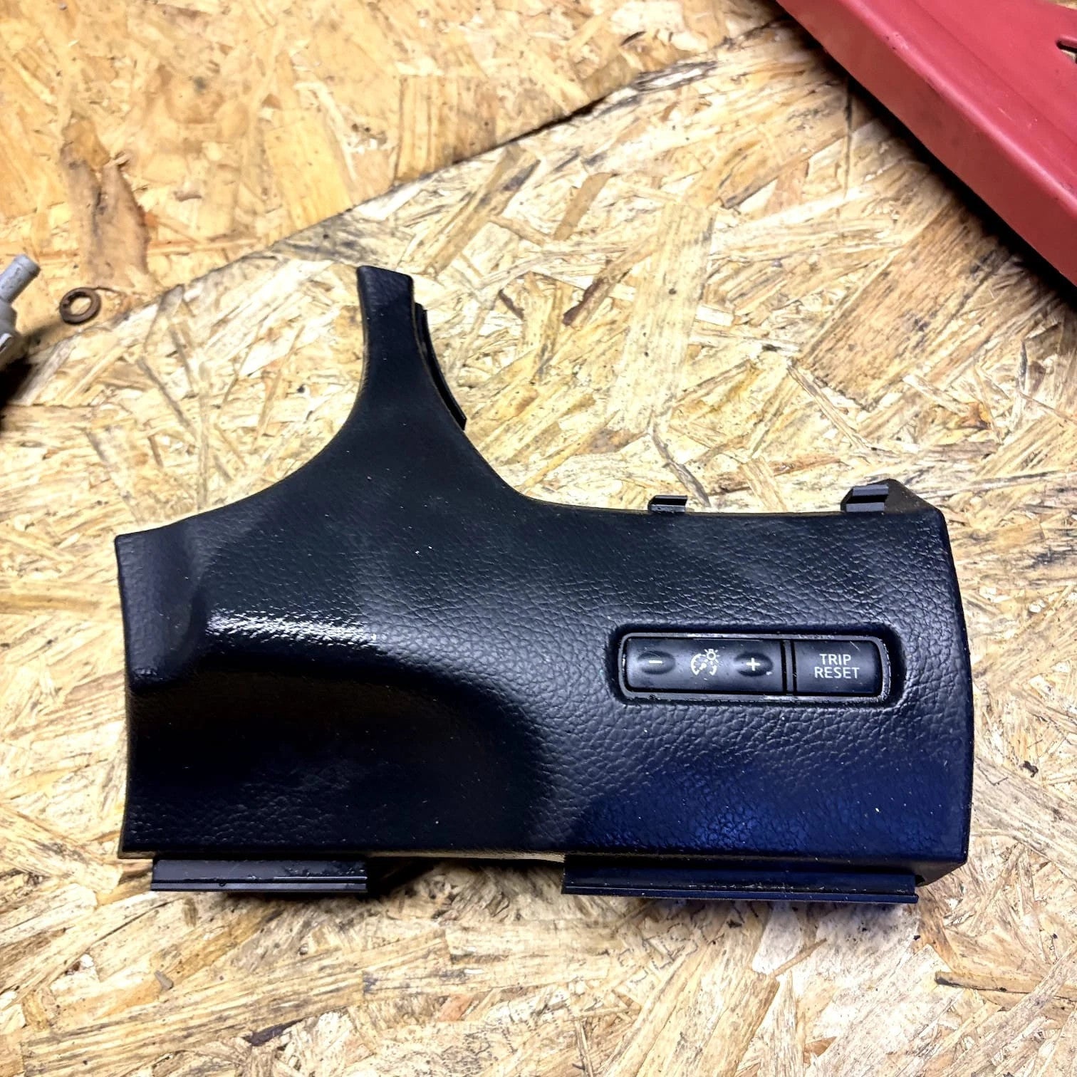 Nissan Qashqai J11 2014-2017 RHD Trip Reset Dimmer Switch Panel 68498-4EA0A