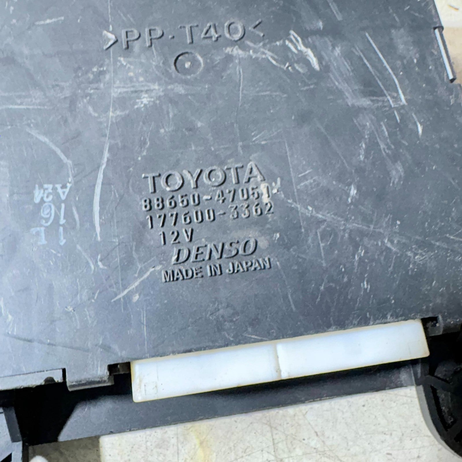 2004-09 TOYOTA PRIUS MK2 AIR CONDITIONER CONTROL ECU 88650-47051