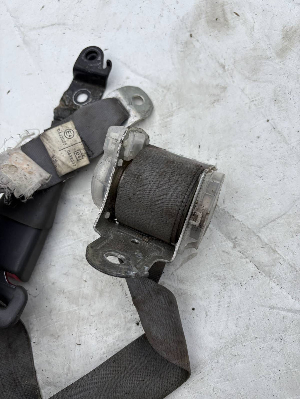 Toyota Seat belt-rear right side C085407