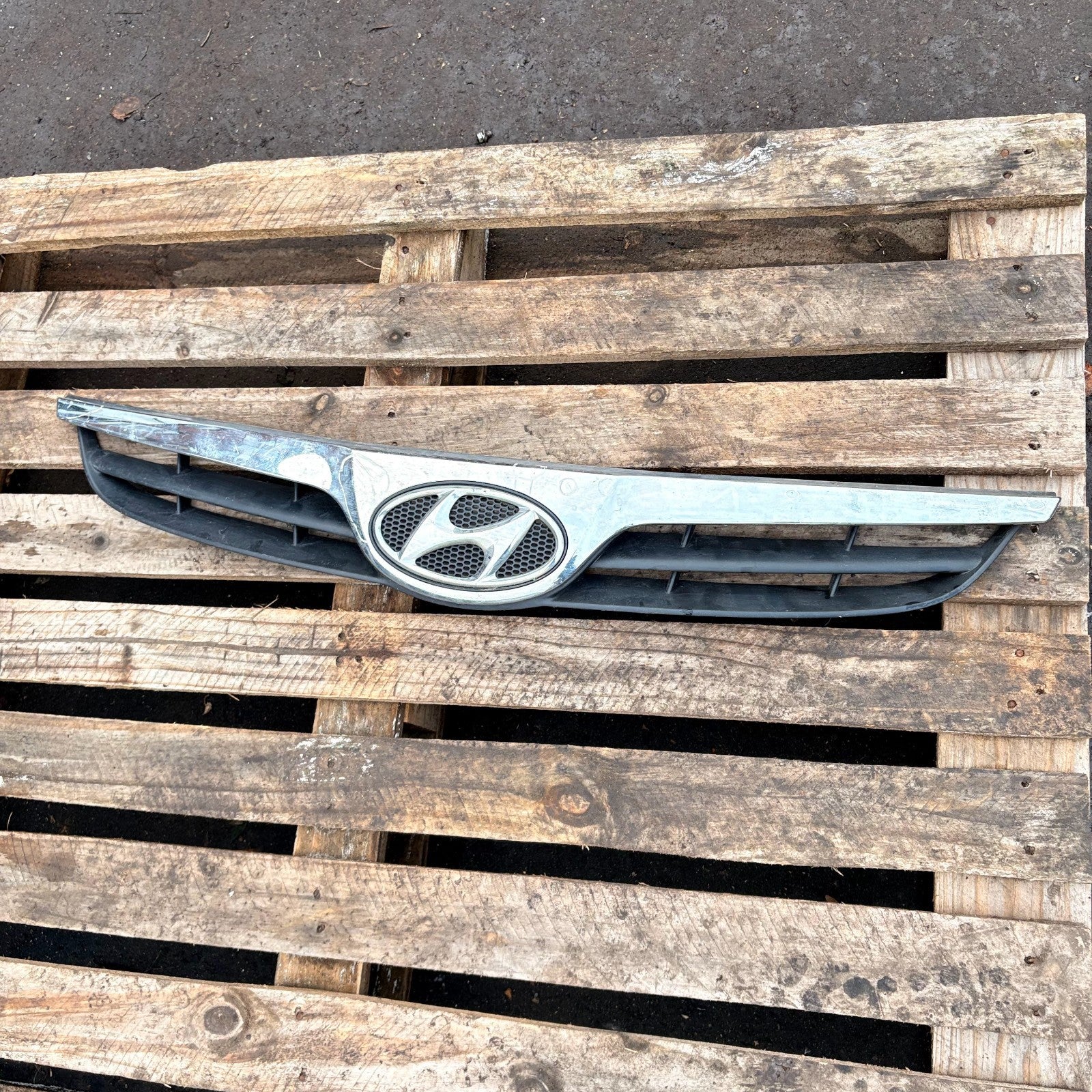 Hyundai i20 Mk1 PB 2008-2012 Front Bumper Upper Grille Trim 86351-1J000