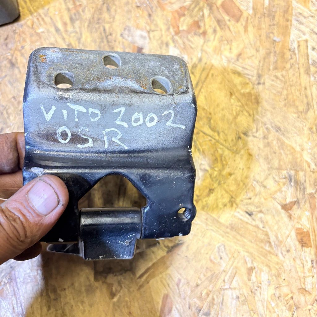 MERCEDES BENZ W447 VITO 2002 REAR RIGHT SIDE DOOR HINGE BOTTOM