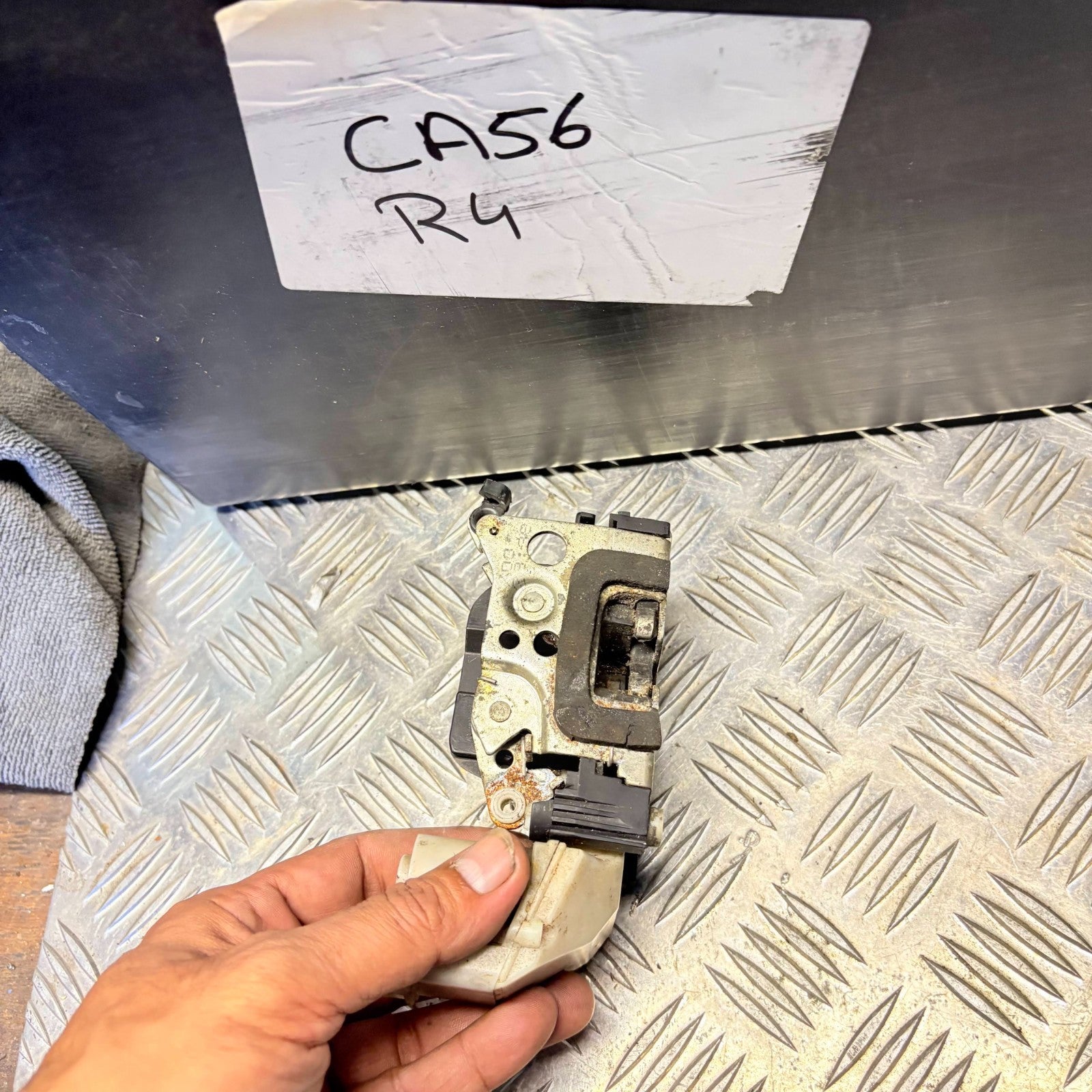 Fiat-Multipla 2003-OSR Door LOCK/Rear door lock mechanism