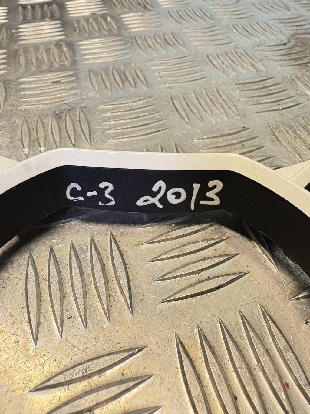 CITRO?N C3 2010-2016 mK2 SPEEDO CLOCK SURROUND TRIM 14080478