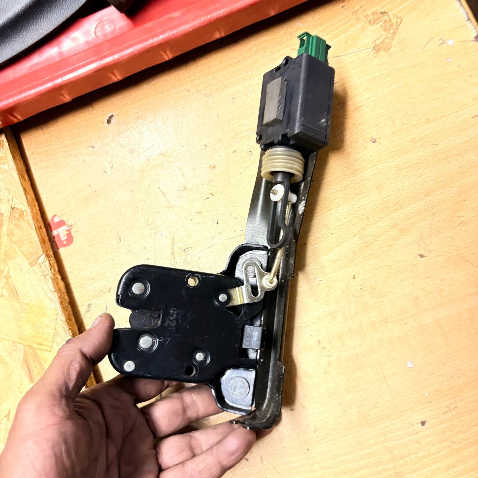Audi TT Trunk Lid Lock Tailgate Boot Latch Catch Mechanism Rear 2000