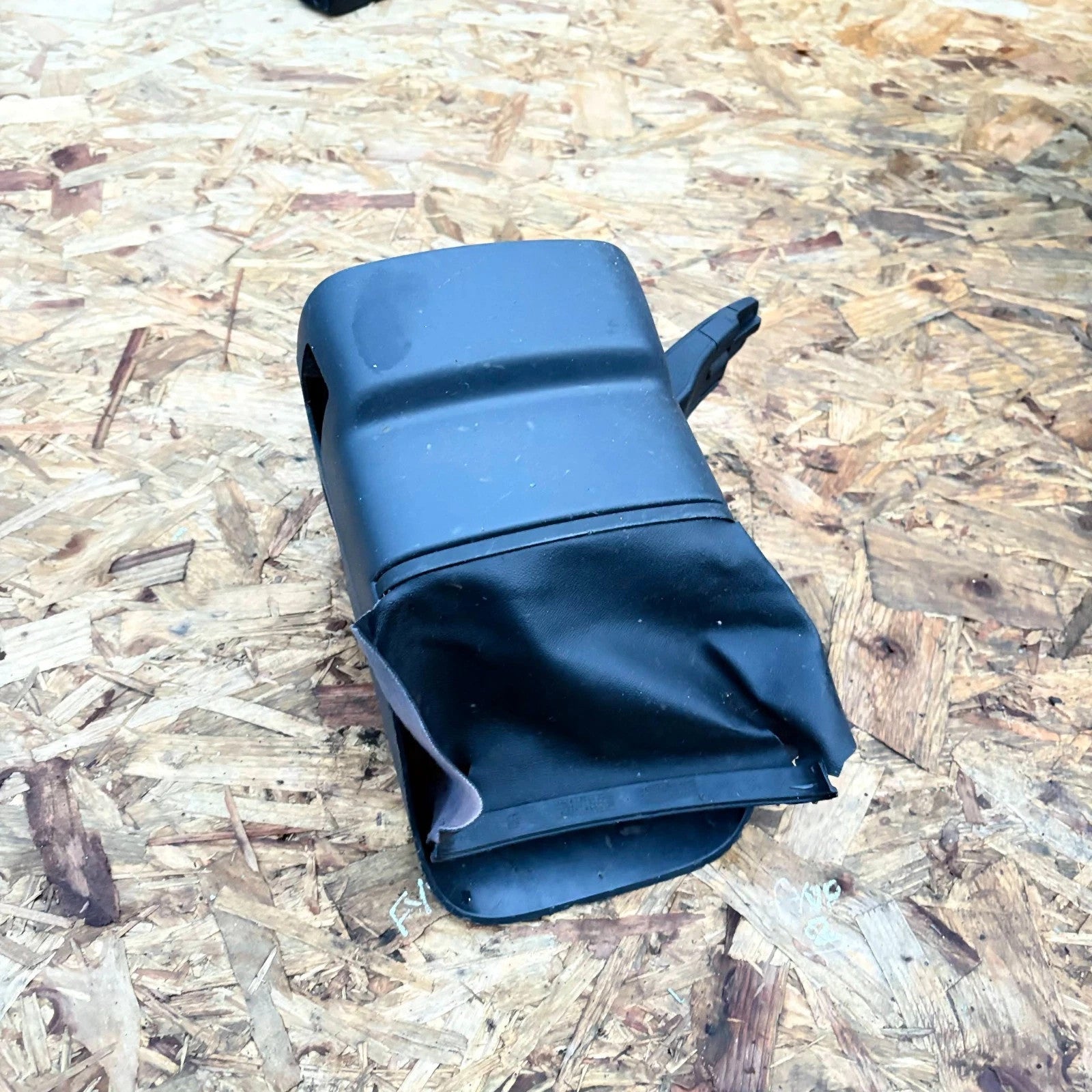 SEAT IBIZA Mk4 20082017 STEERING COLUMN COWLS WITH RADIO STALK 6J0858559