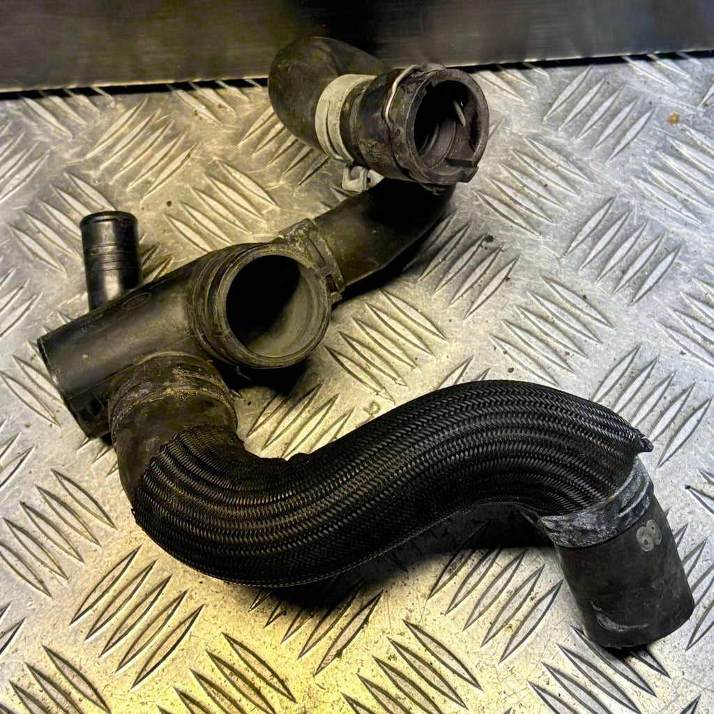 JAGUAR XE ENGINE THERMOSTAT HOUSING G4D3-5H370-AA 2017