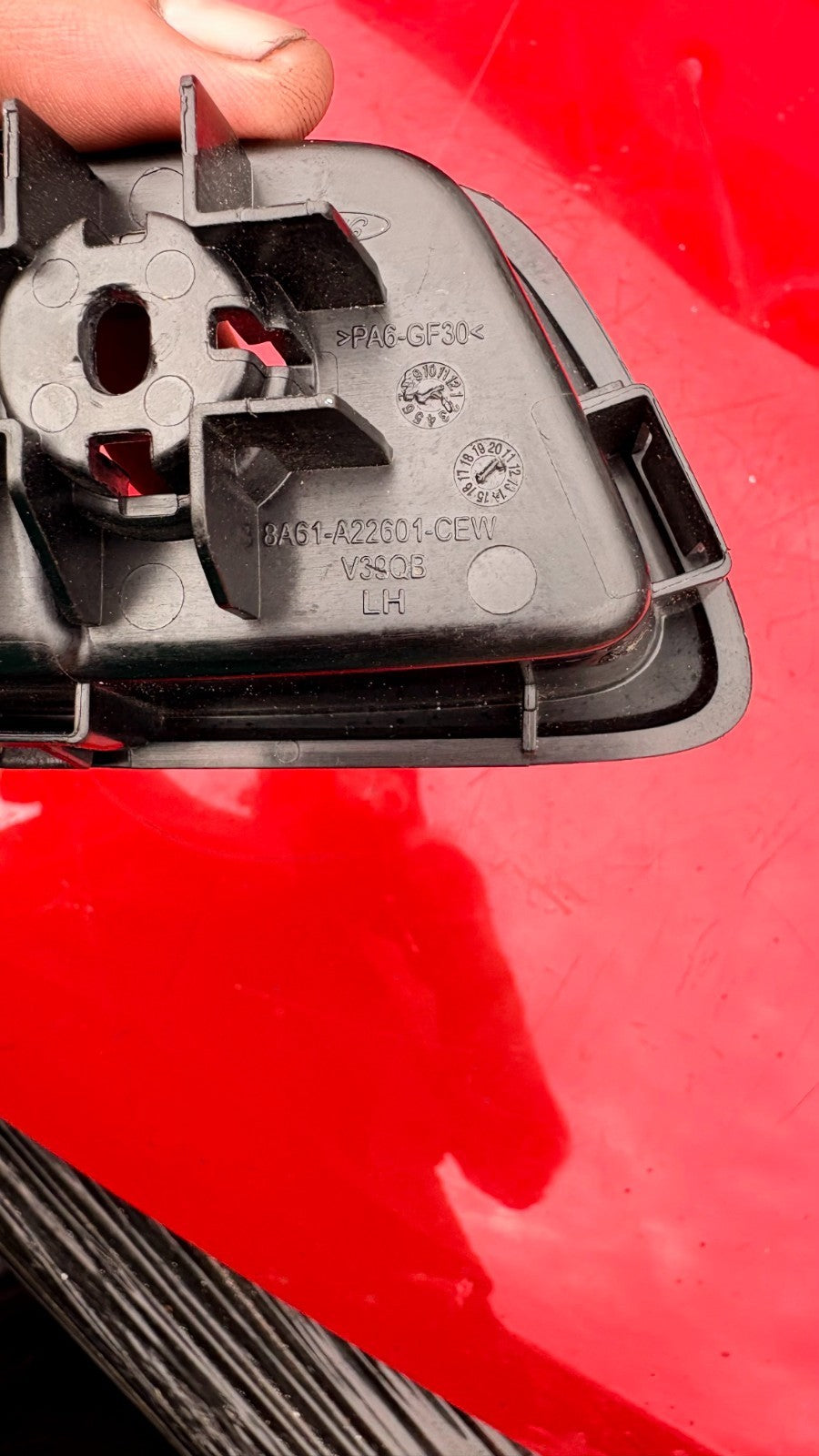 FORD ECOSPORT 2018 INTERIOR DOOR HANDLE REAR LEFT PASSENGER SIDE 8A61-A22601-CEW