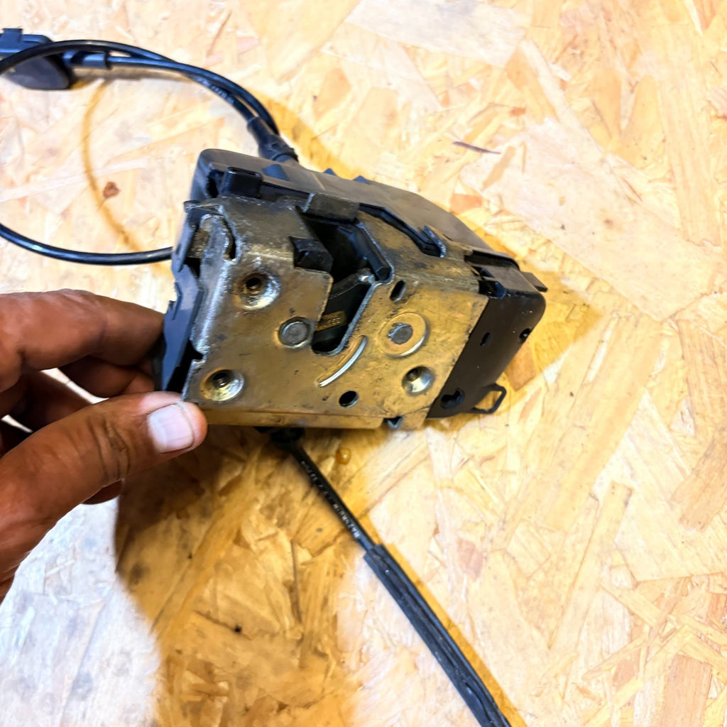 Renault Scenic MK2 2003-2006 OSR Right Rear Door Lock Latch Actuator 5 Door