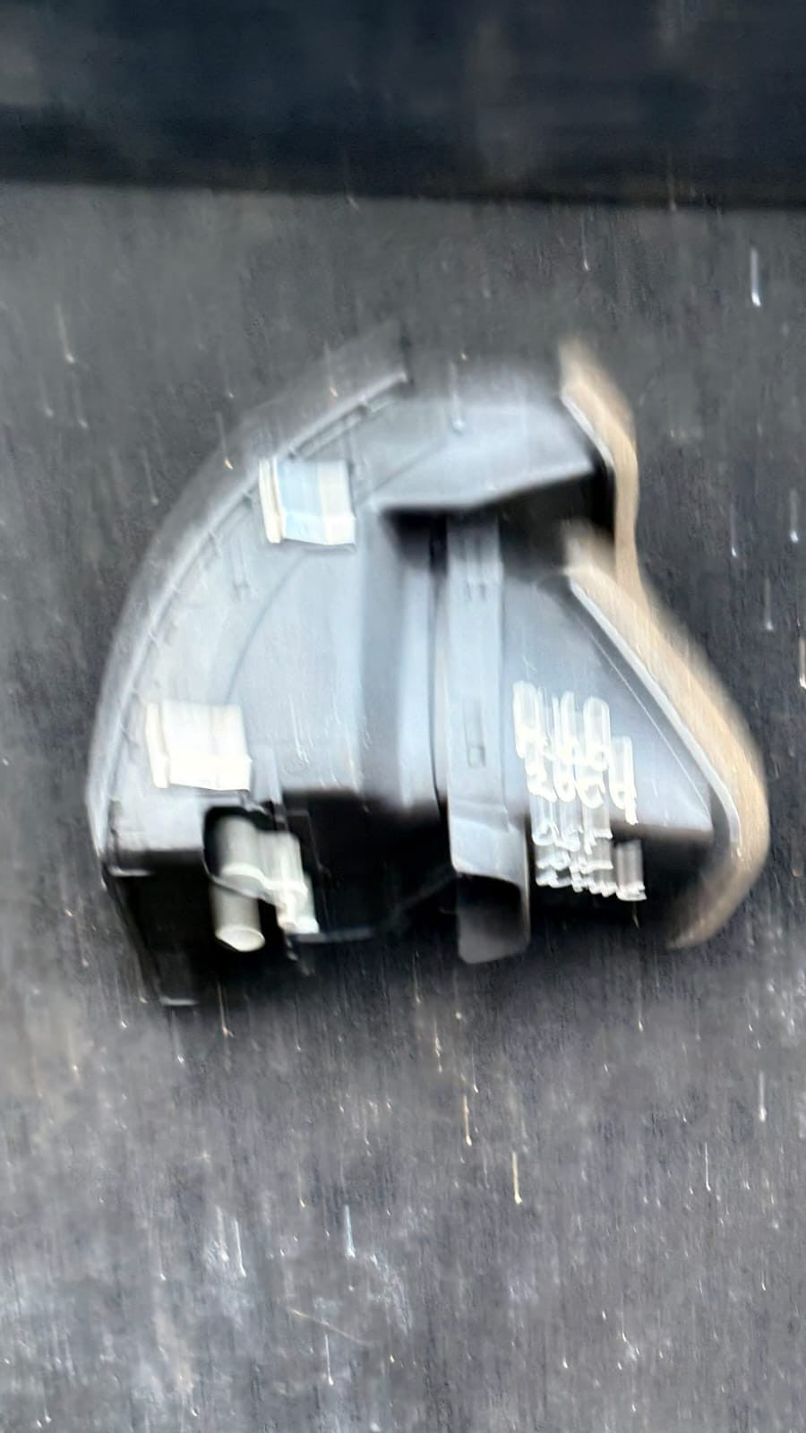 VW POLO 9N3 MK4 DRIVER/RIGHT SIDE FRONT AIR VENT DUCT 6Q0819704 2009