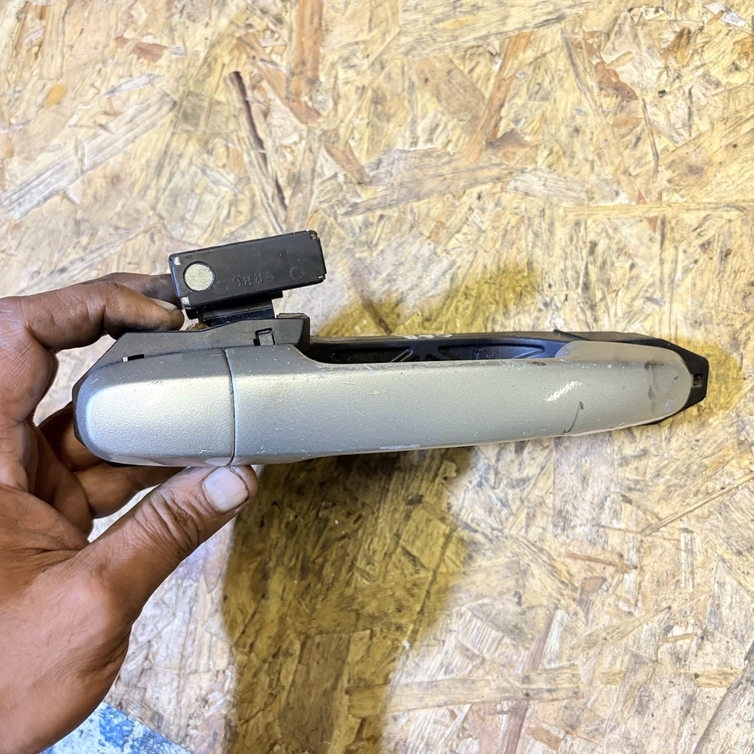 61160CA000V2 EXTERNAL HANDLE DRIVER REAR DOOR TOYOTA COROLLA 61160-CA000-TQ 2006