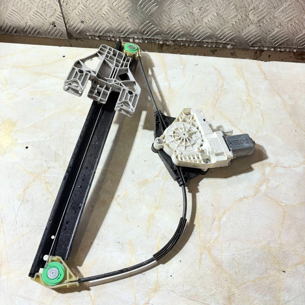 AUDI A4 REAR LEFT PASSENGER SIDE WINDOW REGULATOR 8K0 959 811 A 2014