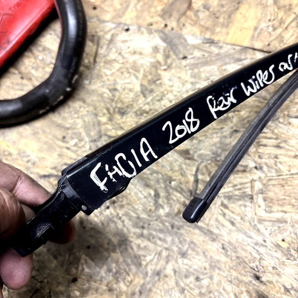 SKODA FABIA MK3 NJ 2014-2021 5DR REAR SCREEN WIPER ARM BLADE 5G9955707
