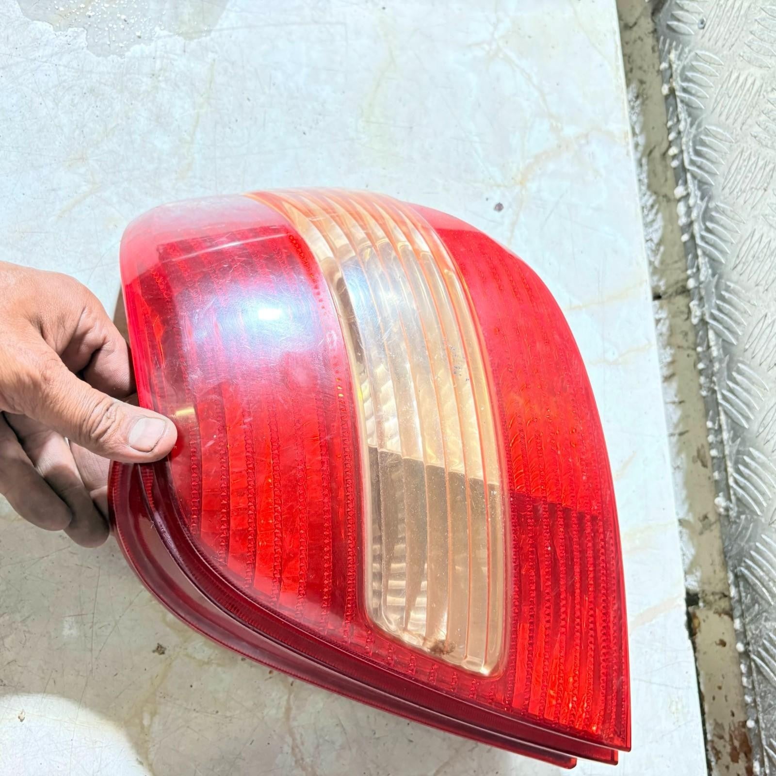 TOYOTA AVENSIS 1997-2003 Rear Light Passenger Rear Left Hatch 5 Door 034N5P