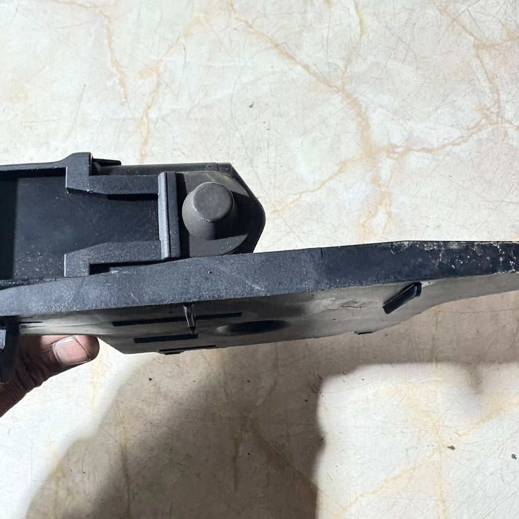 2019 VAUXHALL CORSA E FUSE RELAY BOX 13359061