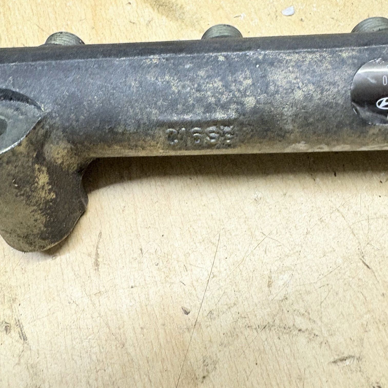 KIA CARENS 2008 2.0 CRDI 3140027410 0445214140 HIGH PRESSURE FUEL RAIL
