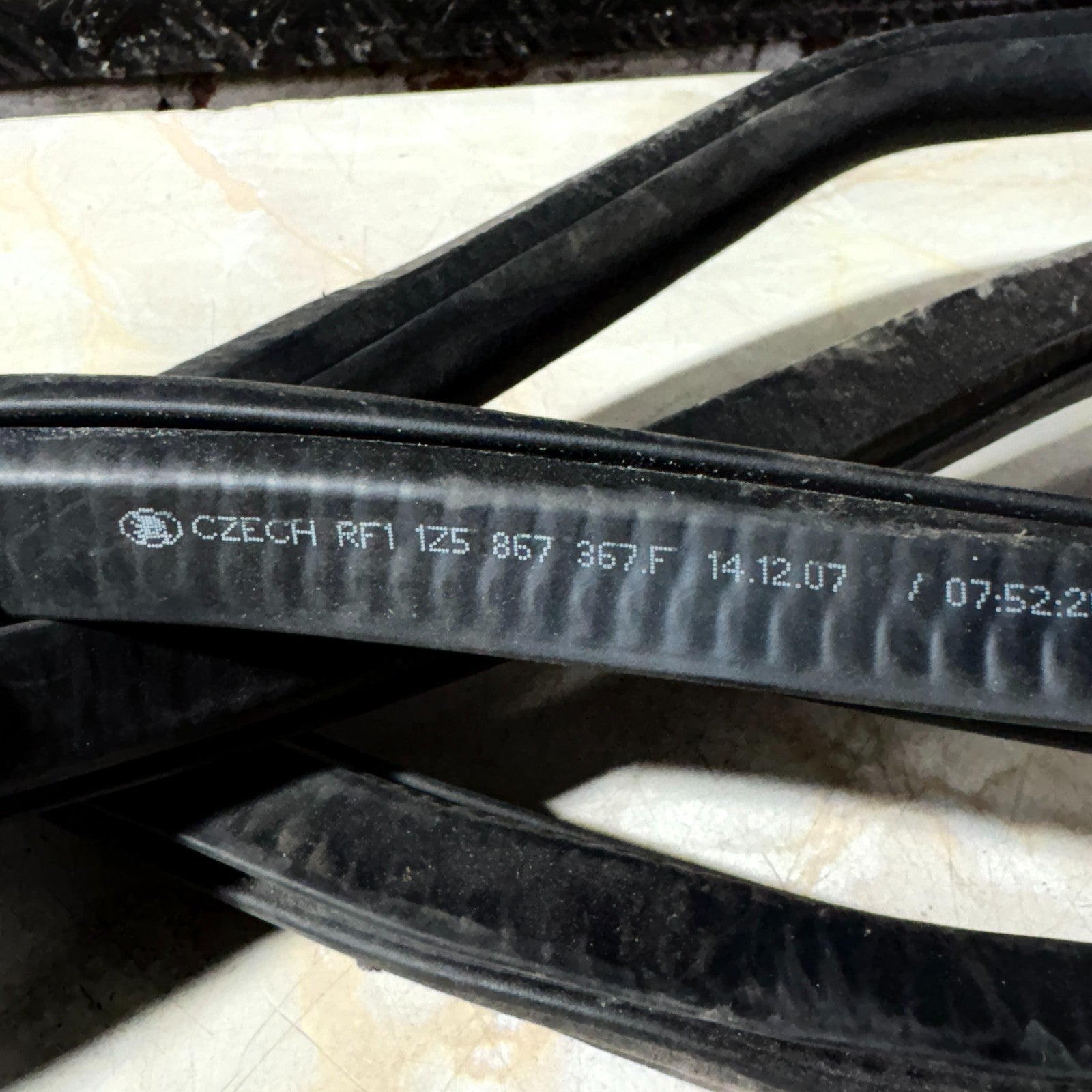 Skoda Octavia VRS MK2 2004-2013 Right Rear Offside Door Rubber Seal 1Z5867367F