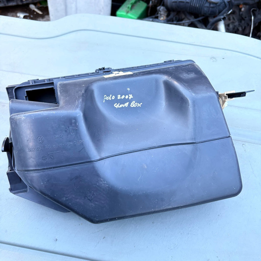 VOLKSWAGEN POLO 9N 2005-2009 MK4 GLOVE BOX. STORAGE COMPARTMENT 6Q2 857 101D