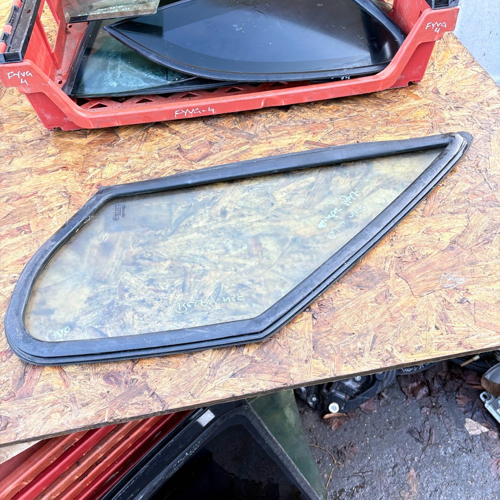 CITROEN RELAY QUARTER WINDOW PASSENGER FRONT GLASS 93~06