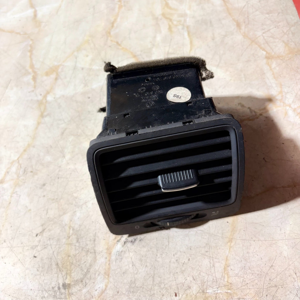 VW Golf GT 2007 Driver Right Front Side Dashboard Air Vent