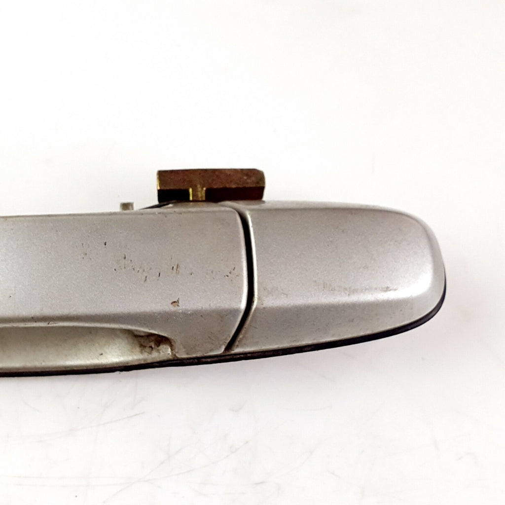 04 05 06 07 1.4 vvti Toyota corolla 5dr ns handle NSF SILVER PASSENGER SIDE