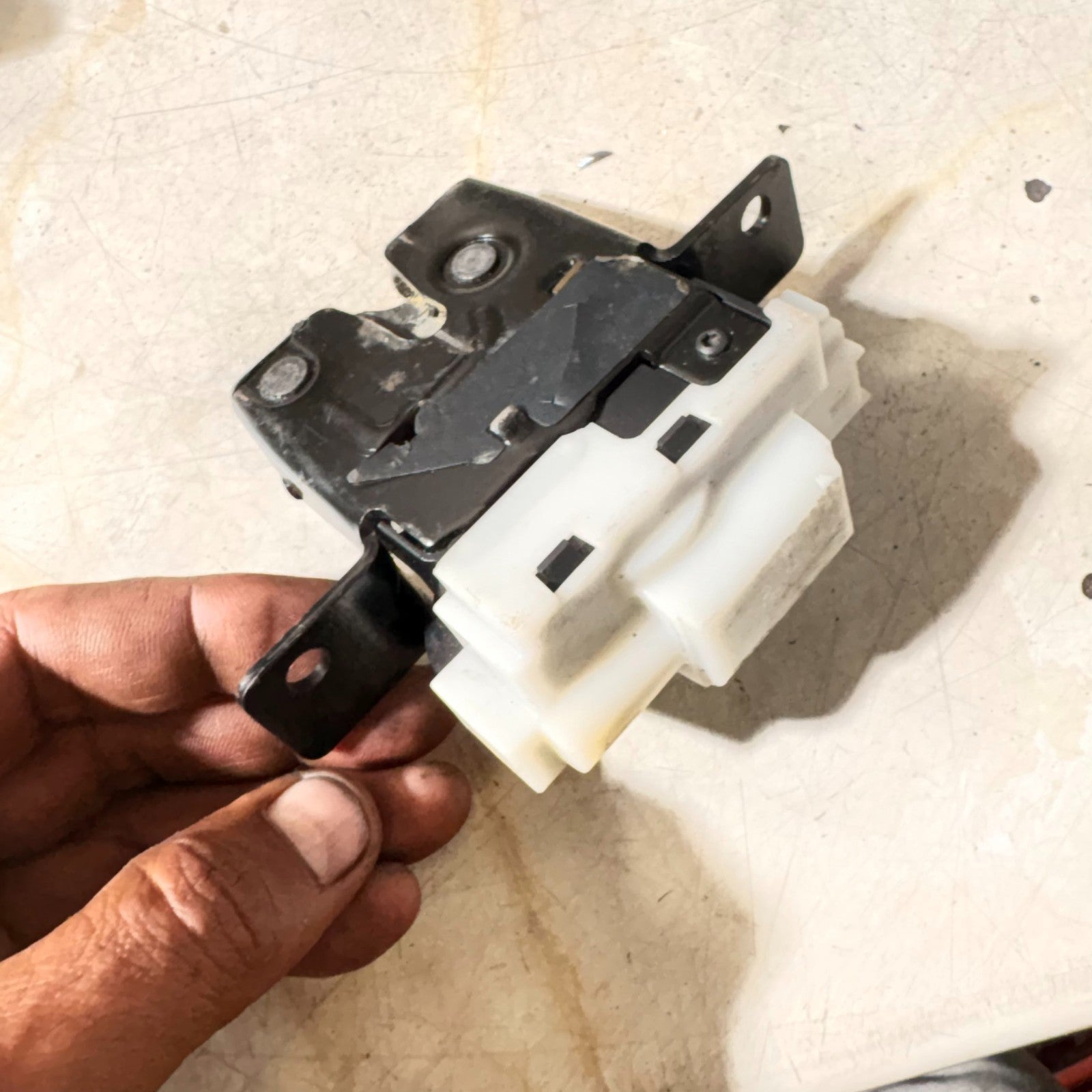 Tailgate Boot Lock for Renault Clio 3 Megane Scenic 2 Modus Micra K12 Qashqai I