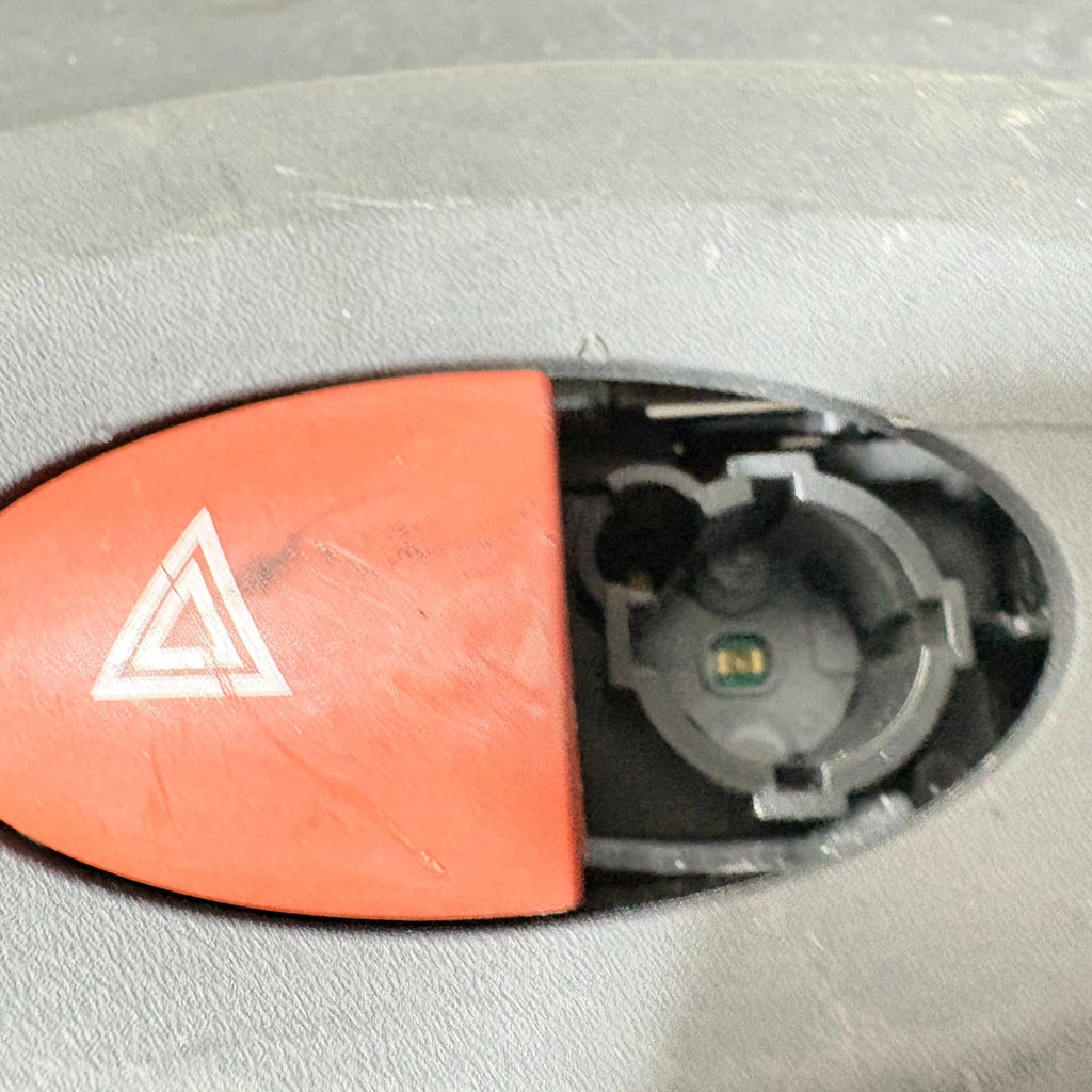 RENAULT TWINGO GT MK2 07-11 CENTRE DASH AIR VENT TRIM PANEL