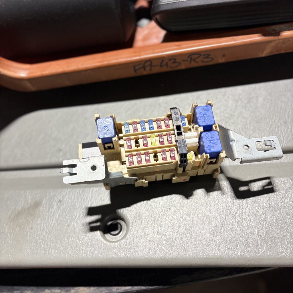 Nissan Pulsar C13 Fuse Relay Box 24010-3ZP3C 1.6 DIG-T 2015-2018 5 Door