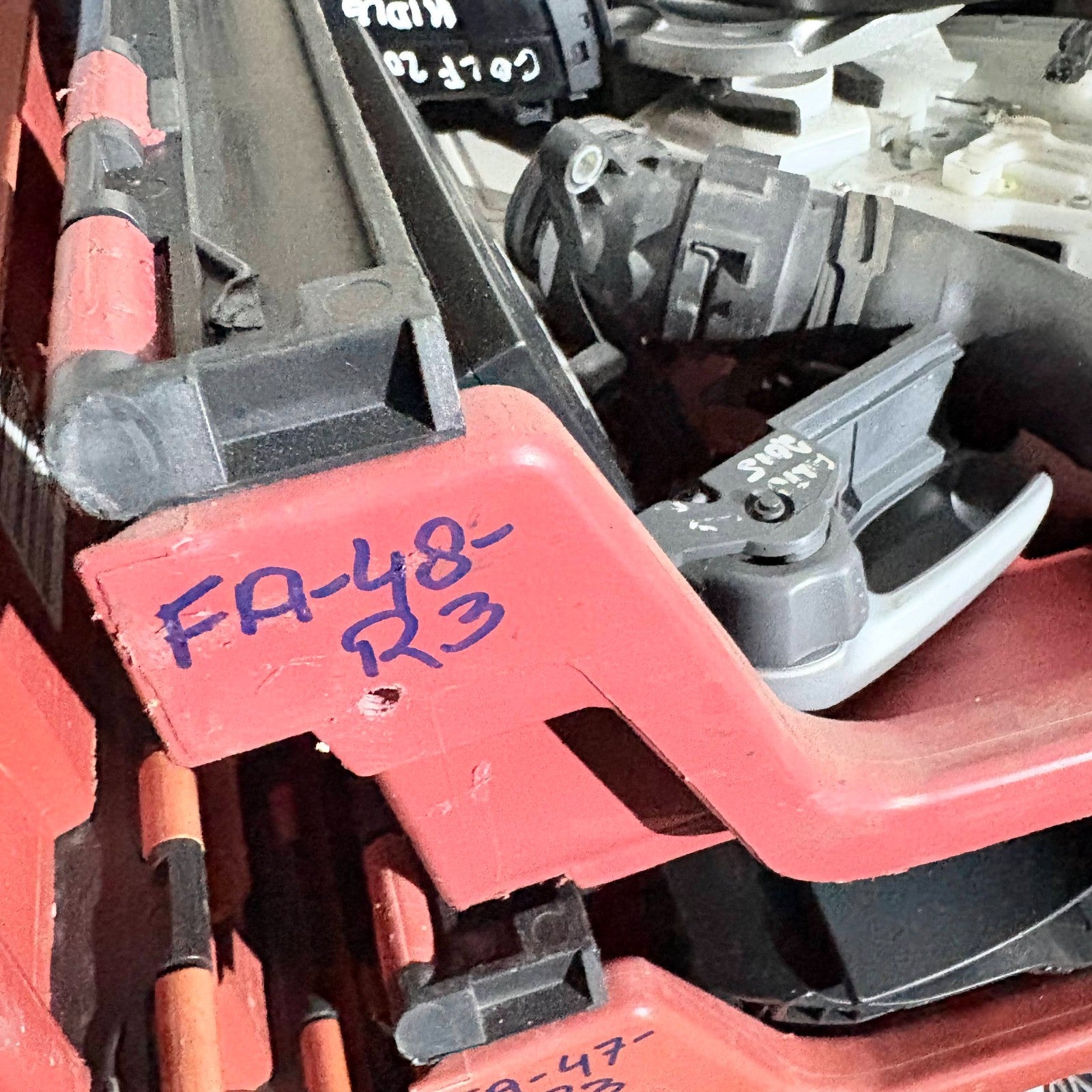 AUDI A4 REAR LEFT PASSENGER SIDE WINDOW REGULATOR 8K0 959 811 A 2014