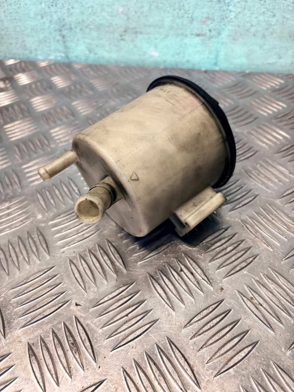 Nissan Primera Power Steering Pump Oil Reservoir Tank