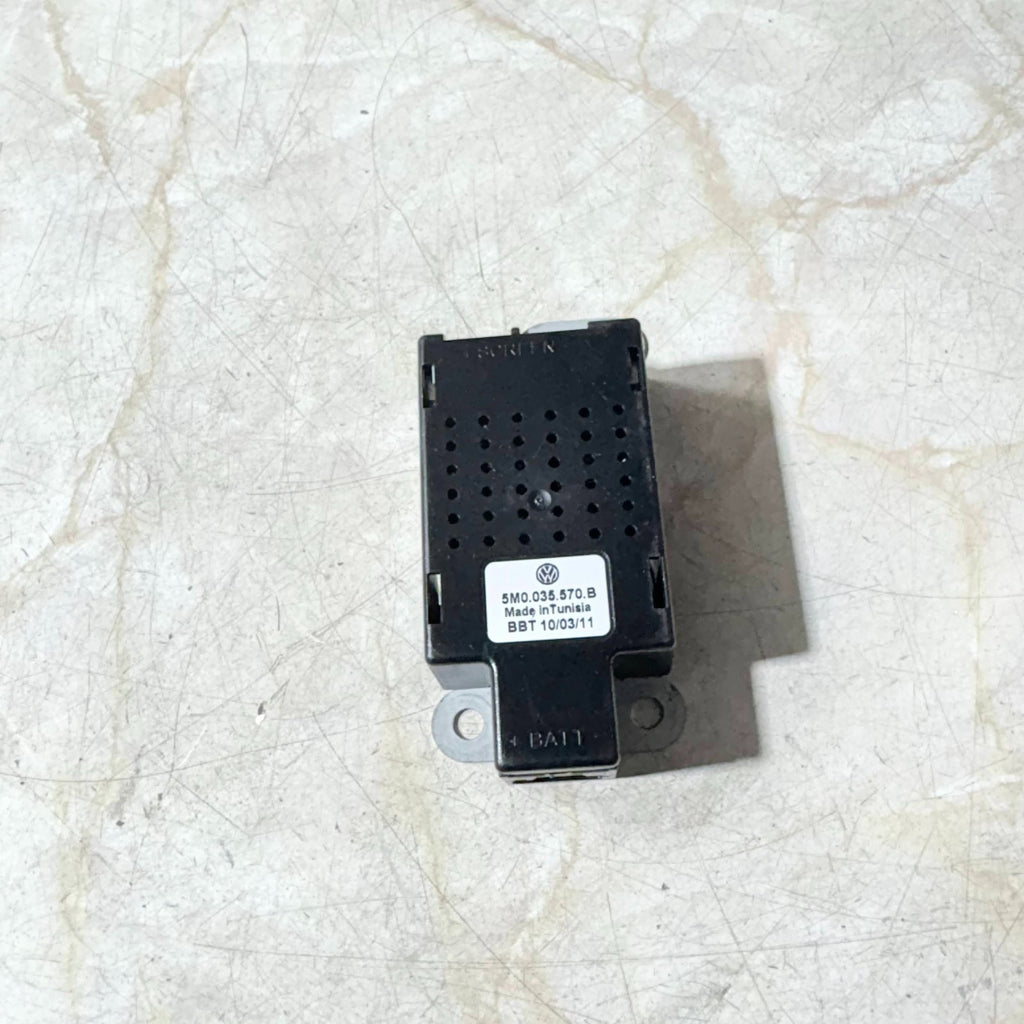 2010 VOLKSWAGEN GOLF ANTENNA AMPLIFIER FILTER 5M0035570B