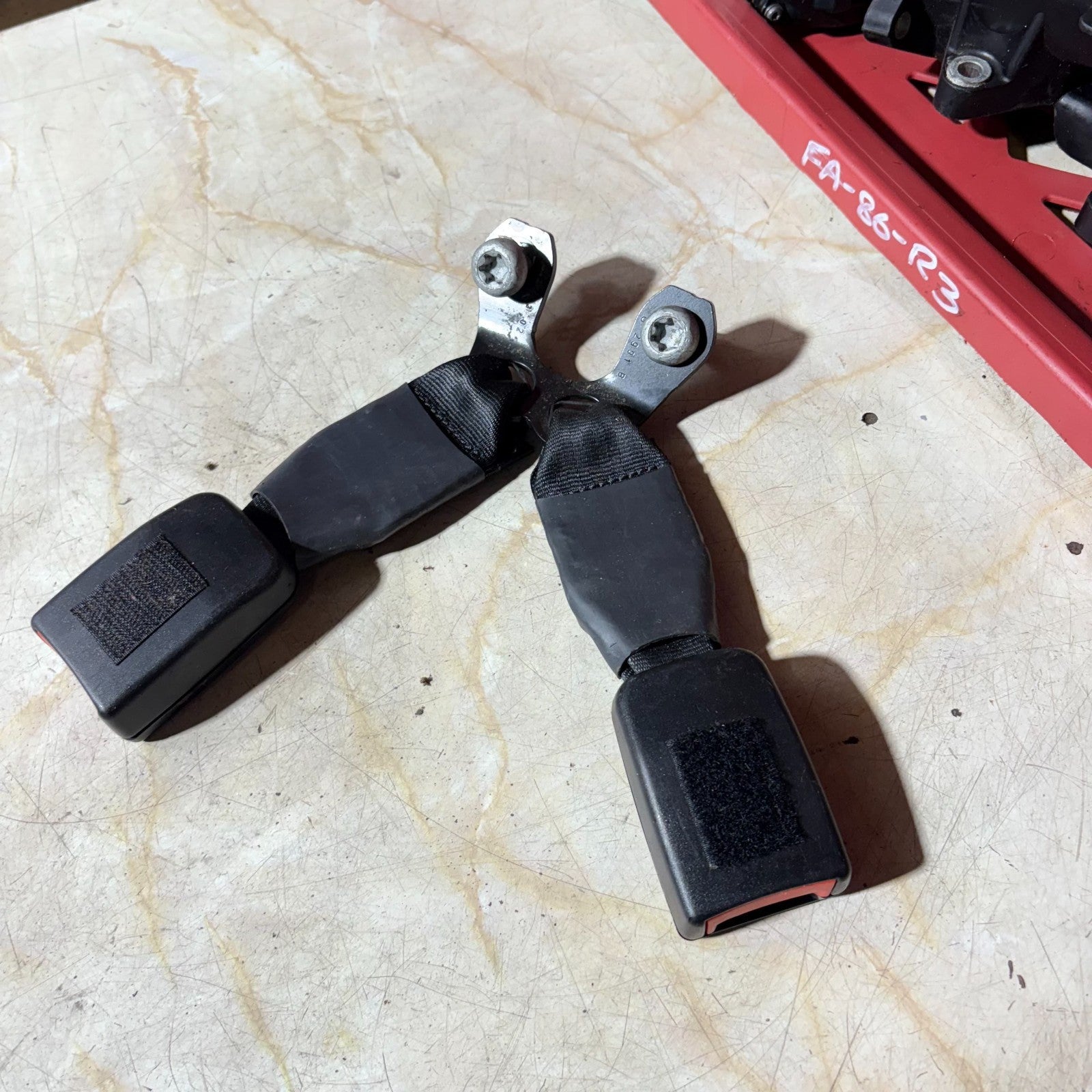 Ford Fusion 2006-2012 OSR Rear Right Double Seat Belt Buckle Pair