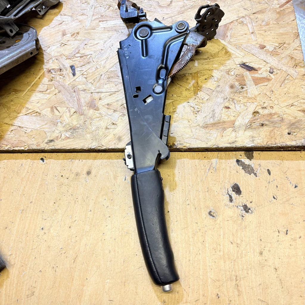 AUDI A6 TDI SE 2003-2008 HANDBRAKE PARKING BRAKE HANDLE LEVER MECHANISM