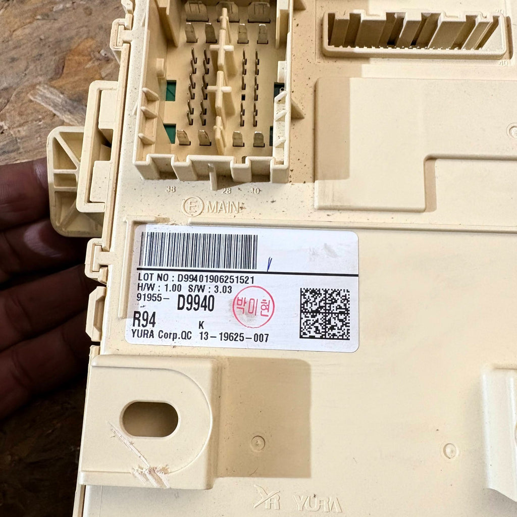 KIA SPORTAGE MK4 QL DASH FUSE BOX JUNCTION BOX MODULE 91955-D9940