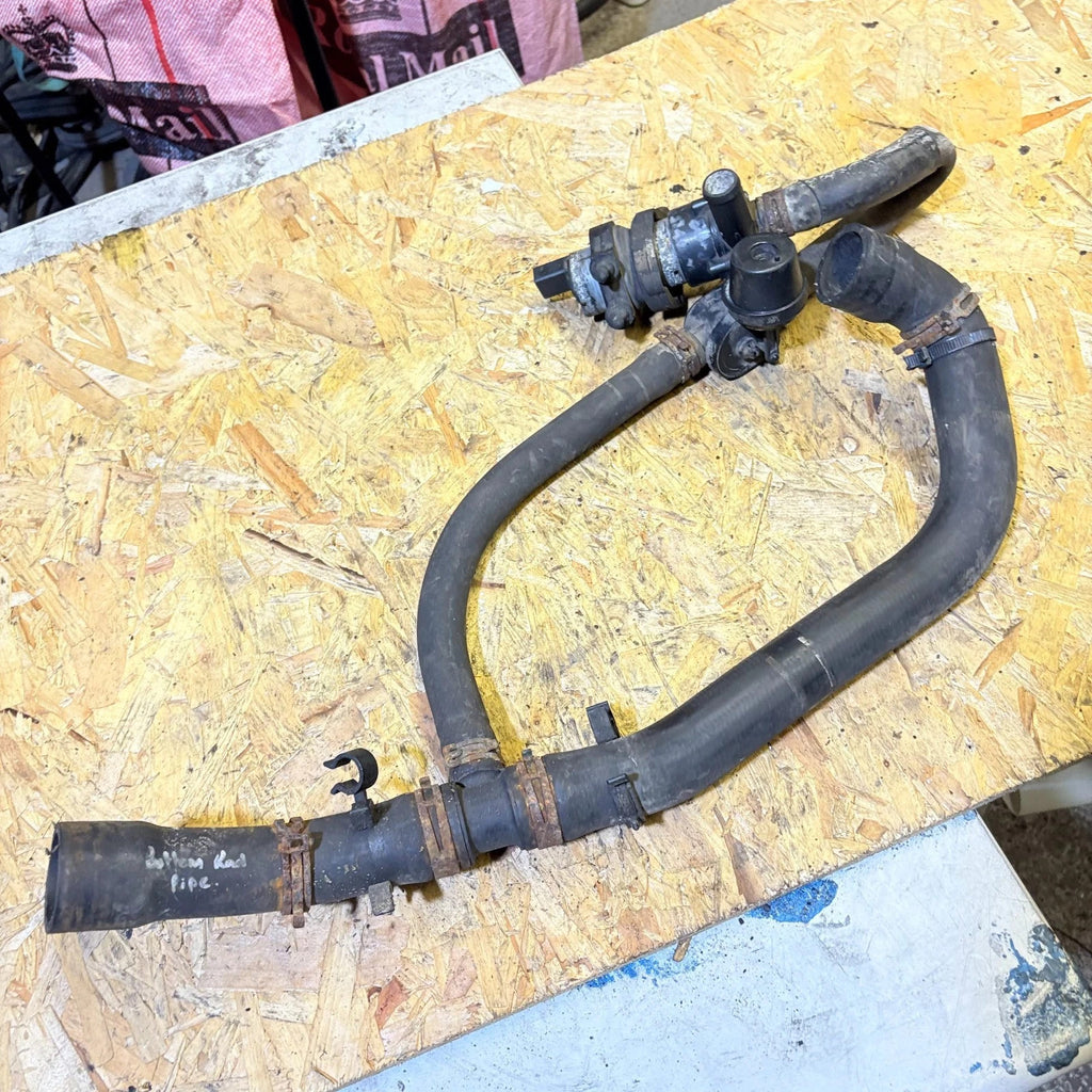 VW Golf Mk5 2003-2009 2.0 TDI Coolant Pipe/Hose Valve 03G965209A