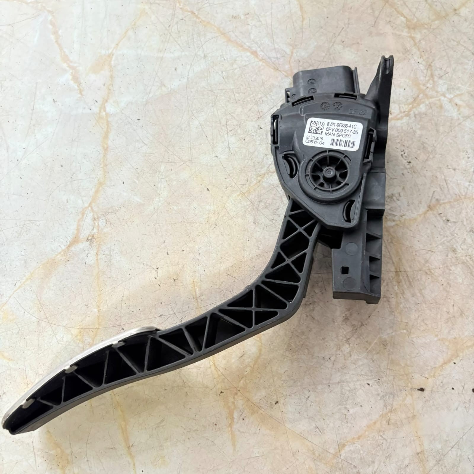 Ford Fiesta 6 JA 60 kW 82 HP Gasoline Throttle 53153 8V2J-9F836-AC 2017