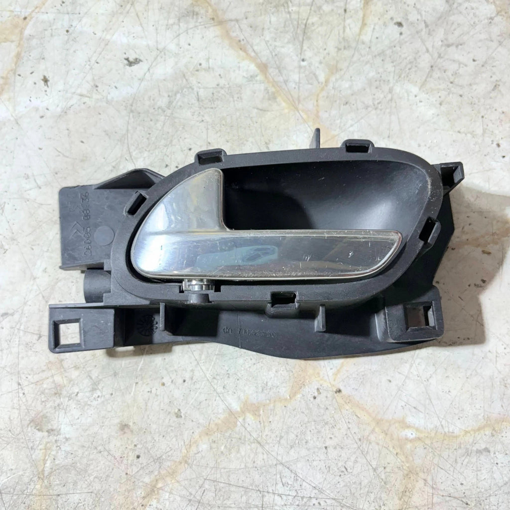 INTERIOR DOOR HANDLE FOR PEUGEOT 208