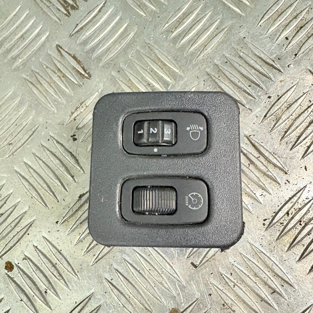 MITSUBISHI SHOGUN HEADLIGHT SWITCH CONTROL ADJUST SWITCH